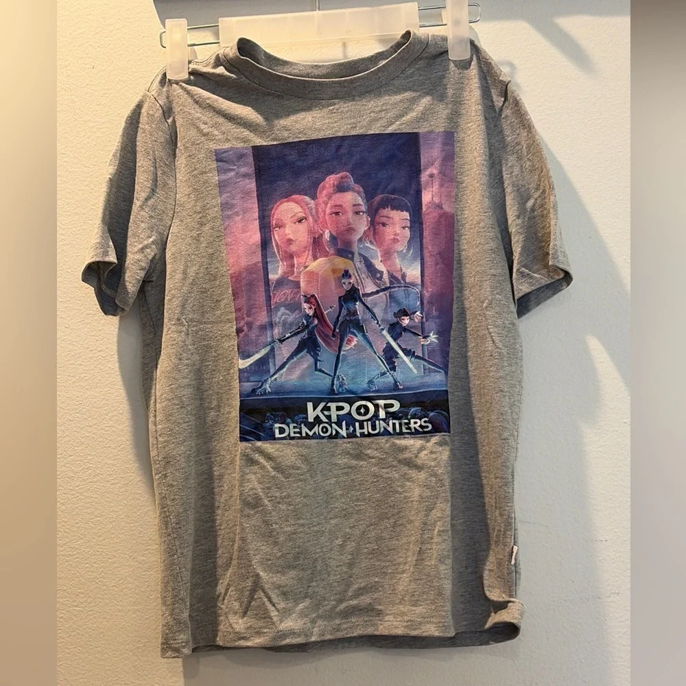 Gap Never worn K-Pop Demon Hunters T-shirt size youth large